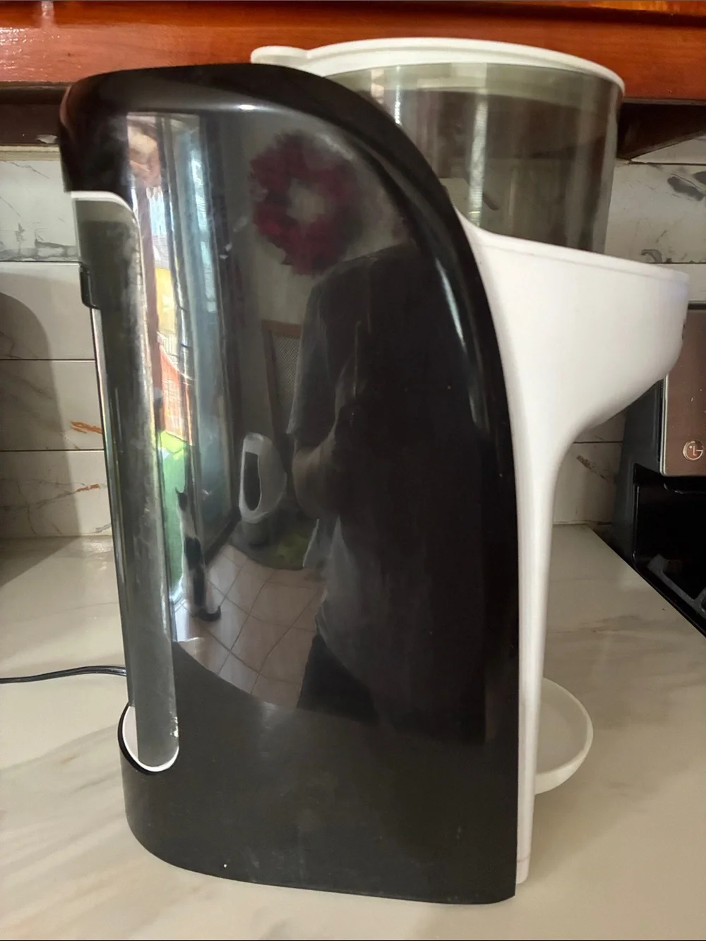 Baby Brezza White Automatic Formula Dispenser - One-Touch Powder Delivery